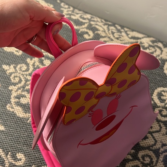 Disney Loungefly Minnie Glow in the Dark Mini Backpack - Picture 11 of 16